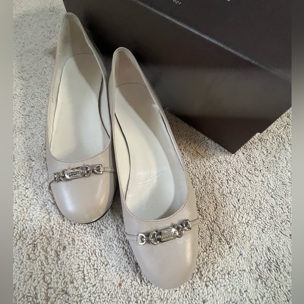 GUCCI Cream Leather Ballet Flats
